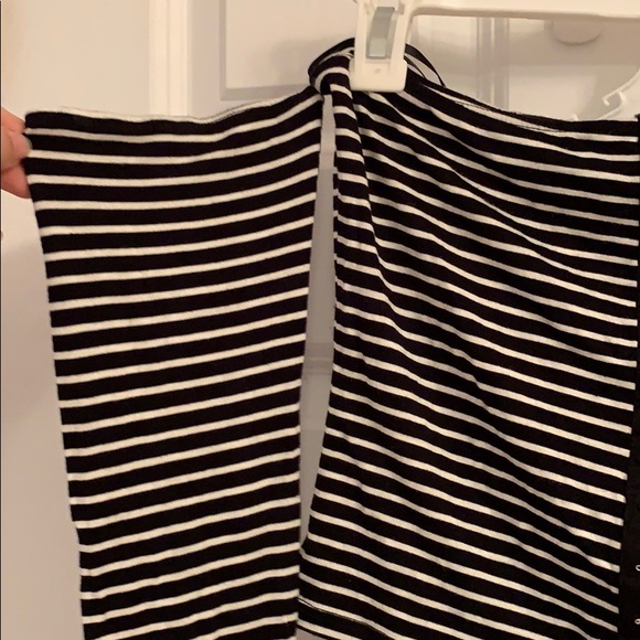 NWT off the shoulder crop top - Picture 3 of 4